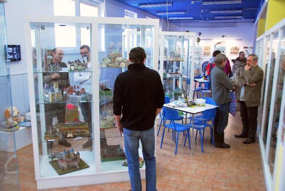 Expozice výstavy v polickém Muzeu papírových modelů představuje firmu Betexa