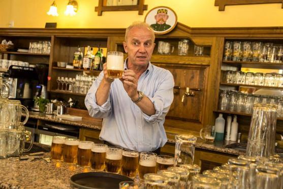  Mlíko, šnyt, hladinka, čochtan. To jsou způsoby čepování piva, které ochutnáte v Centru Walzel 