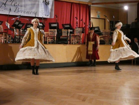 Plesovou sezónu zahájil Ples města Broumova