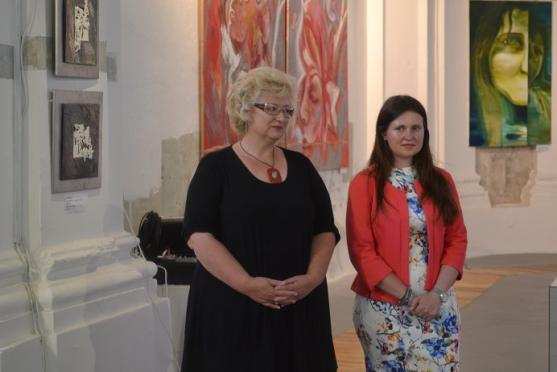 Slovenská malířka Michaela "Ela" Bodnárová zahájí výstavu v Polici nad Metují