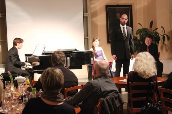 Hudba a víno promlouvaly k návštěvníkům ArtCafé 