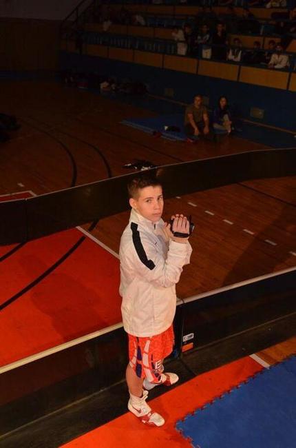 Boxer Šuda reprezentoval Českou republiku a Broumov ve slovenských Malackách. Vítězně