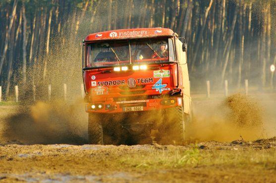Závodní Tatra z jetřichovského Svoboda Tatra Teamu vyjela 3. místo na MT Rally Drawsko Pomorskie