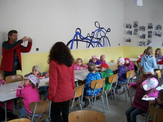 V Muzeu papírových modelů se svýmy výrobky soutěžili skauti