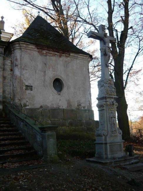 V Martínkovicích bylo dokončeno restaurování kříže s Kristem na hoře Olivetské