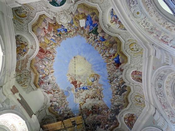 Cyklus (Ne)tušené souvislosti otevřel kostel Všech svatých v Heřmánkovicích