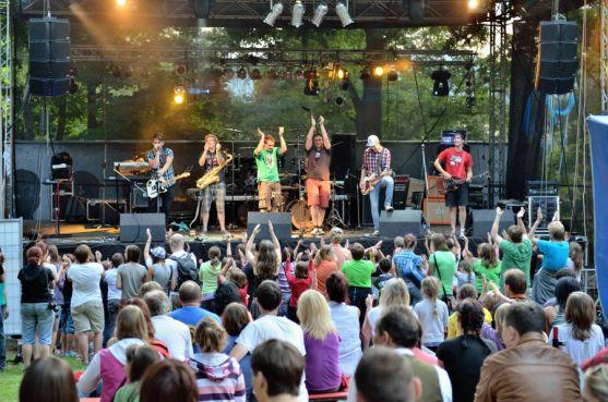 V Broumově vystoupila zpěvačka Ewa Farna 