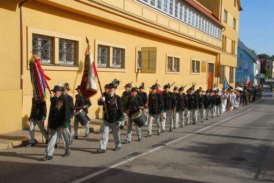 Oslavy polických ostrostřelců na fotografiích Štěpána Horáka
