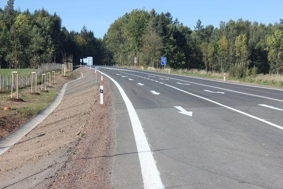 Včera byla slavnostně přestřižena páska na dokončené silnici přes Pasa 