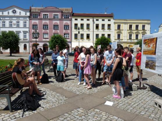 Broumovsky specifická vernisáž TOP 10 aneb Přijel i traktor 