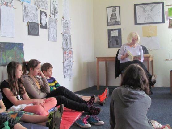 Celé Česko, včetně broumovské Masarykovy základní školy, četlo dětem 