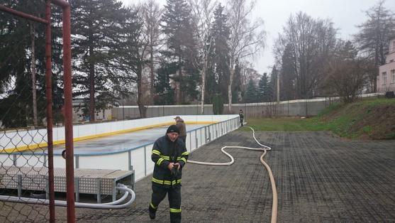 Dnes bude zahájen zkušební provoz kluziště v Broumově