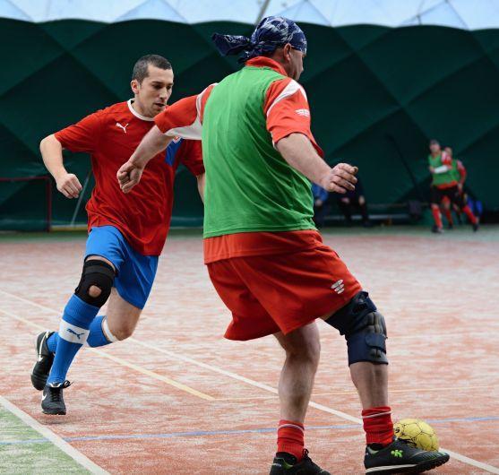 Tým starostů po penaltovém rozstřelu své loňské vítězství v teplickém turnaji neobhájil