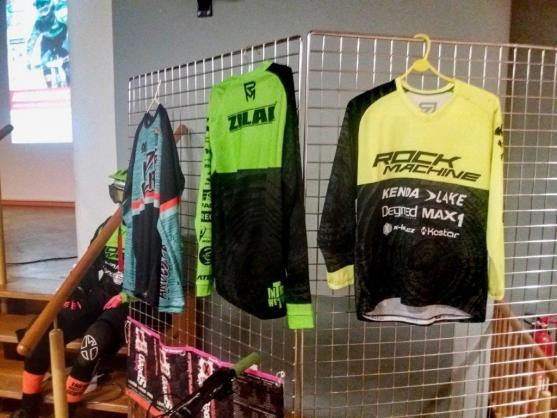 "Enduro démon" a Mistr ČR vyprodal sál v Pellyho domech v Polici nad Metují