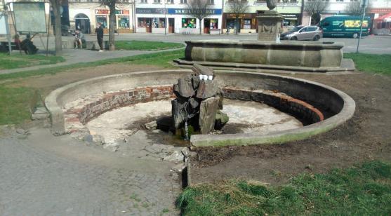 Julinka opravuje Julinku