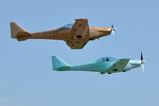 Desítky letounů z 15 zemí světa. To je CIAF 2012