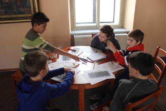 Filmaři během natáčení svačí a chodí na WC