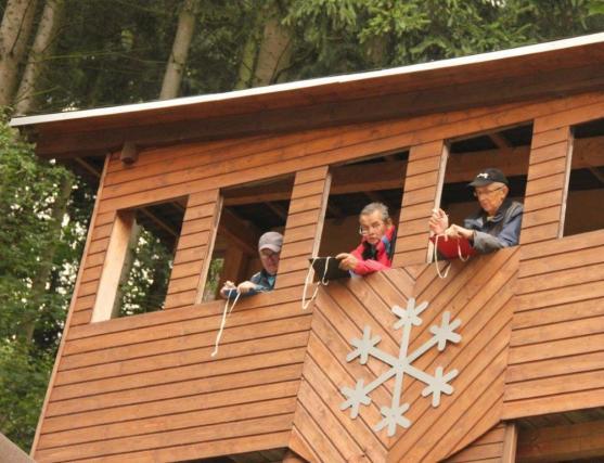 Zlatou korunu za dlouhodobou činnost s dětmi převzal i Stanislav Jirásek st. z BKL Machov