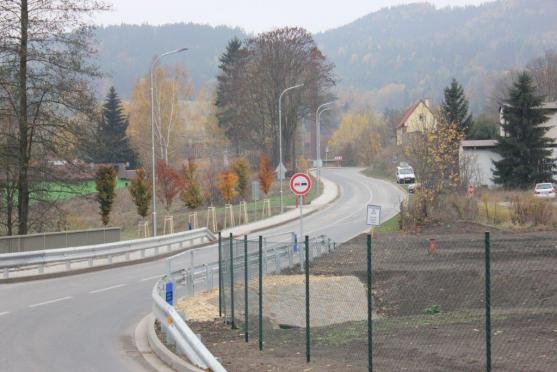 Byla slavnostně otevřena silnice v Teplicích nad Metují. Opravy krajských silnic na Broumovsku tím nekončí, ubezpečil hejtman
