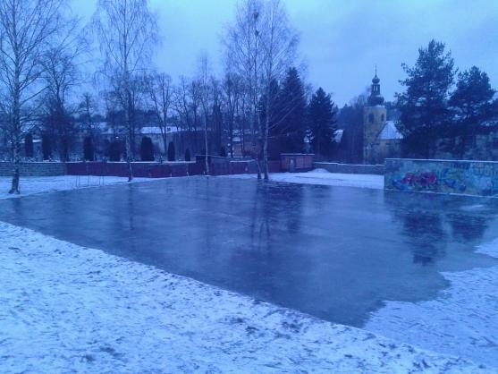 Bruslení na sídlišti v Polici nad Metují bylo zahájeno