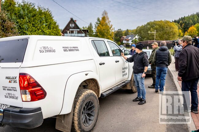 Policie zasahovala v ZOO Łączna poblíž hranic. Majitelé čelí obvinění z týrání zvířat