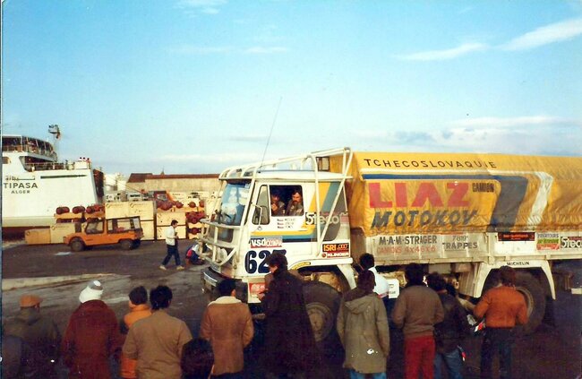 "Dříve byla soudržnost kamionů obrovská," vzpomíná Jaroslav Joklík na začátky v Rallye Dakar