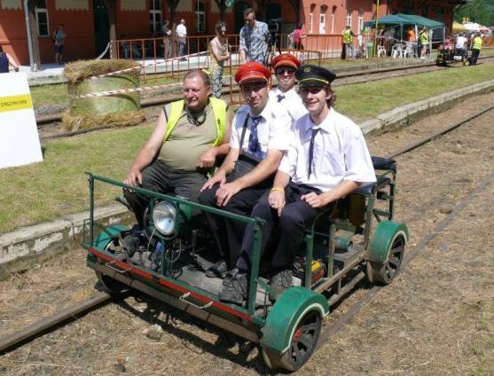 Broumováci opět závodili v Polsku na ručních drezínách
