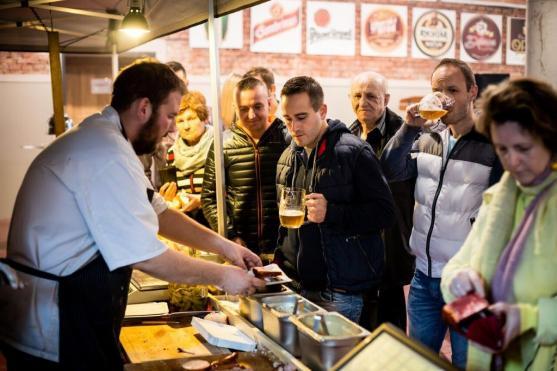 Centrum Walzel v Meziměstí opět zaplnily stovky milovníků piva a dobrého jídla 