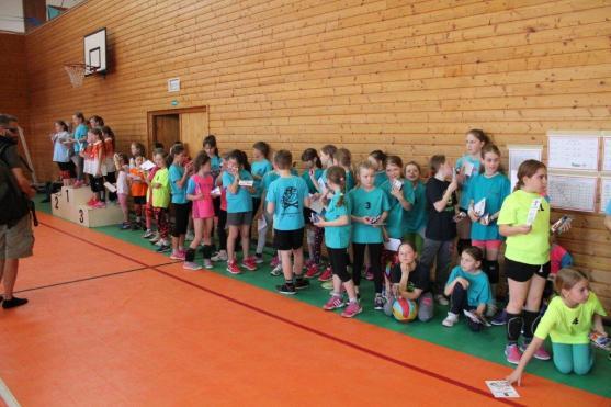 Broumovská sportovní hala o víkendu patřila volejbalistům