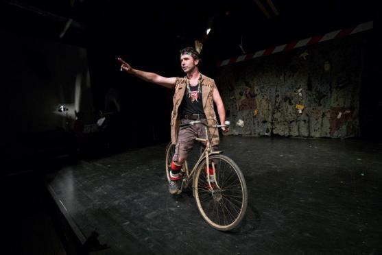 Originální divadelní inscenace HRA-NIC-e je opět na scéně. A bude křtít knihu…