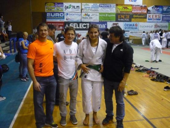 Turnaje v judu se v broumovské Sportovní hale na Spořilově zúčastnily téměř dvě stovky dětí