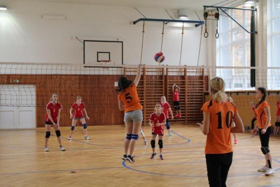 Mladé broumovské volejbalistky obsadily na turnaji v Novém Městě nad Metují 2. místo
