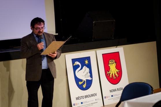 Ohňostrojem na náměstí završil Broumov s Nowou Rudou oslavy dvaceti let spolupráce