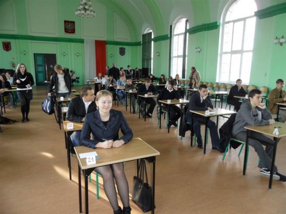 Tři broumovští gymnazisti se umístili v elitní pětici mezinárodní vědomostní soutěže