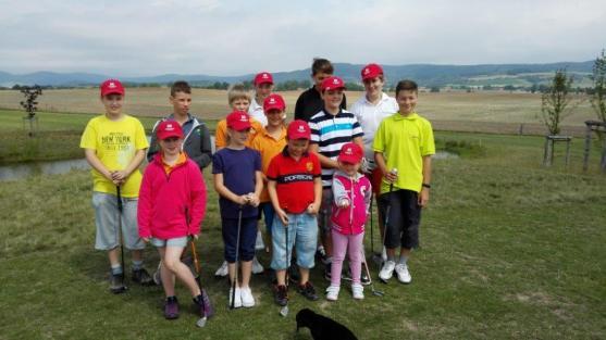 V golfovém areálu Grosshof v Broumově se opět konal prázdninový tábor pro děti a mládež