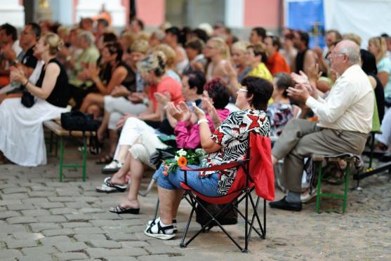 Ozdobou posledního představení osmého Malého letního divadlení byla Valerie Zawadská