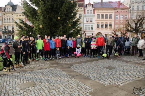 Vánoční běh Broumovem podpořil psí útulek