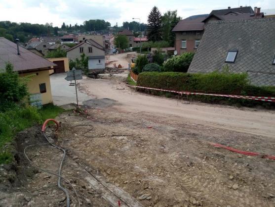 V pondělí skončí v Polici nad Metují úplná uzavírka komunikace v ulici Na Babí