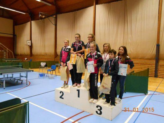 V Broumově hrálo stolní tenis šest hráčů a hráček z první stovky českého žebříčku