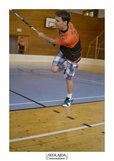 Polický florbalový tým AZ Vrátno vede bez ztráty bodu broumovskou ligu