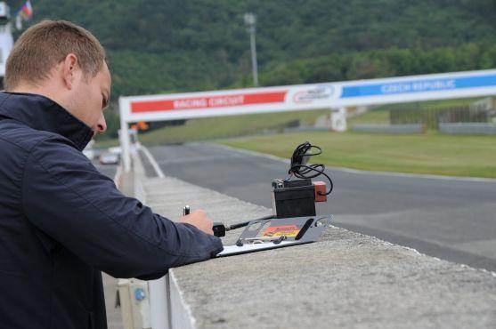 Automobilový závodník Michal Matějovský testoval vůz pro závody na Sicílii