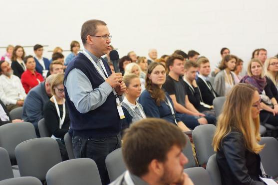 Jakou máme vizi vzdělanosti? Odpovědi hledali prezidentští kandidáti a další osobnosti na 4. Broumovských diskusích