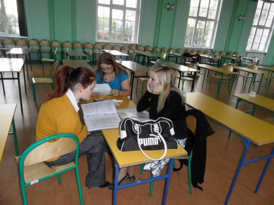 Studentky Gymnázia Broumov uspěly ve vědomostní soutěži v Polsku
