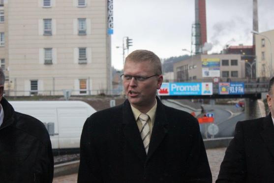 Nový kruhový objezd urychlí průjezd městem. Při slavnostním otevření se všichni shodli, že Náchod obchvat města potřebuje