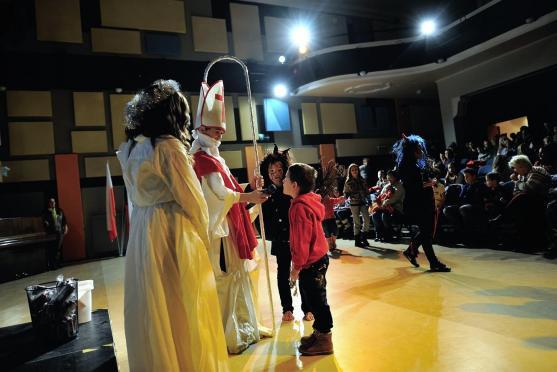 Konferenčním sálem Infocentra v Broumově se nesly čertovské básničky