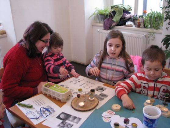 Děti hledaly v klášteře ztracená kuřátka