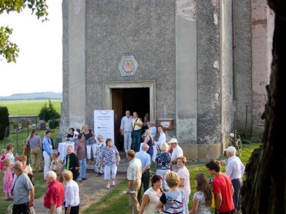 Koncertem ve Vižňově vstoupil festival Za poklady Broumovska do své druhé poloviny