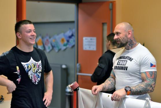 Siláci střední Evropy se v Broumově utkali na Mistrovství ČR v powerliftingu