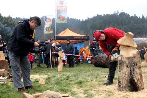 Ondřej Jirmann obhájil loňské vítězství v klání Dřevorubec roku