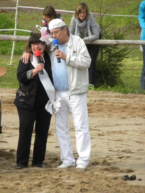 V Jízdárně Hejtmánkovice byla oddána kobylka Polárka a oslík Cukřík